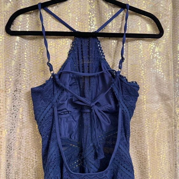Becca Navy Blue Prairie Rose One Piece Crochet Halter Neck Swimsuit XL - Picture 5 of 7